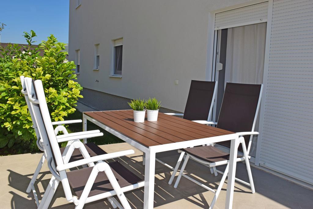 Apartments Roses Стобрек Экстерьер фото