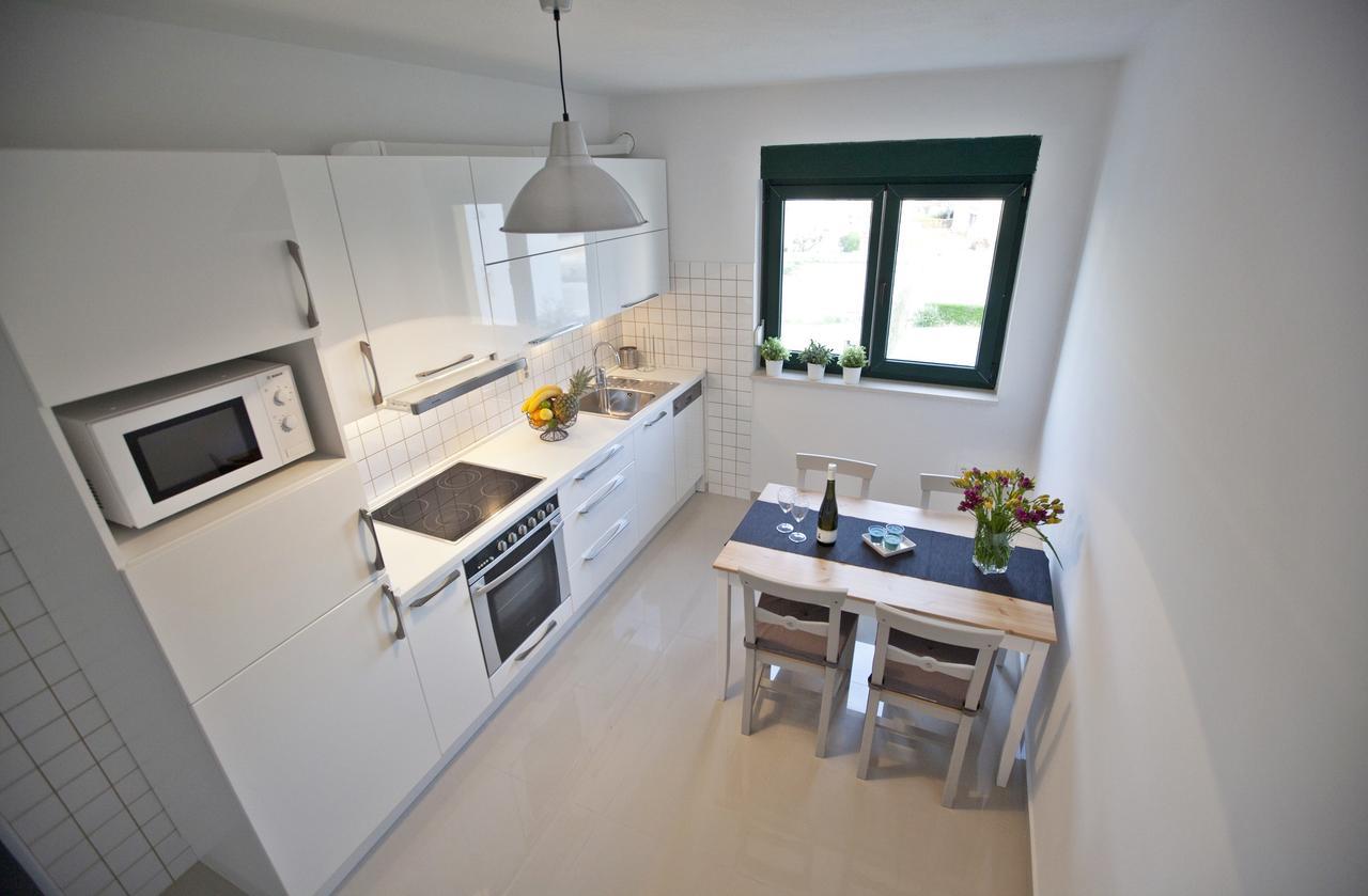 Apartments Roses Стобрек Экстерьер фото