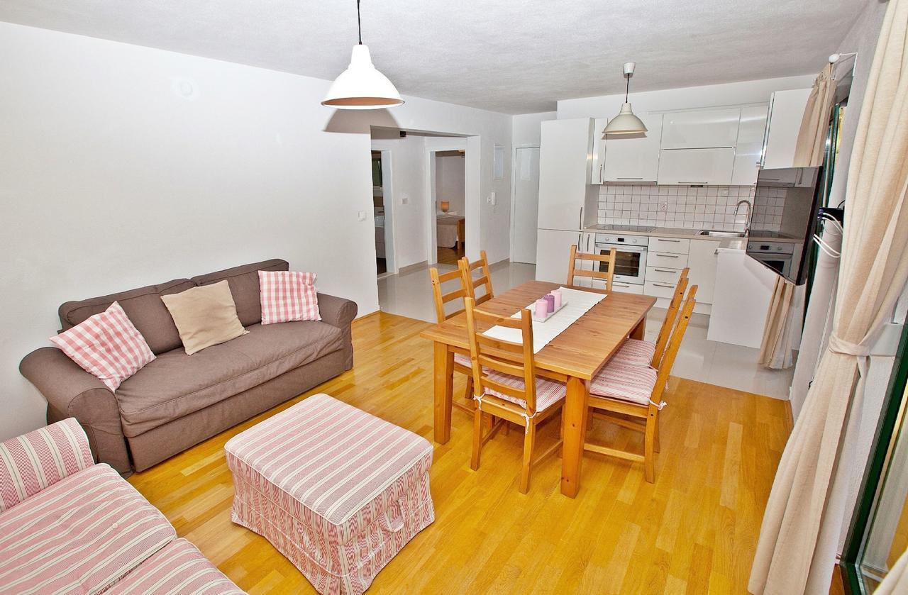 Apartments Roses Стобрек Экстерьер фото