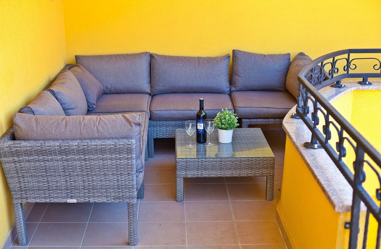Apartments Roses Стобрек Экстерьер фото