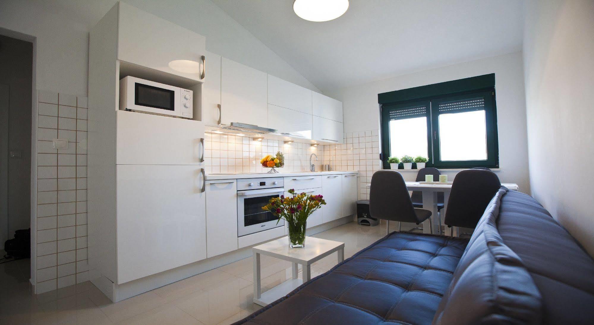 Apartments Roses Стобрек Экстерьер фото