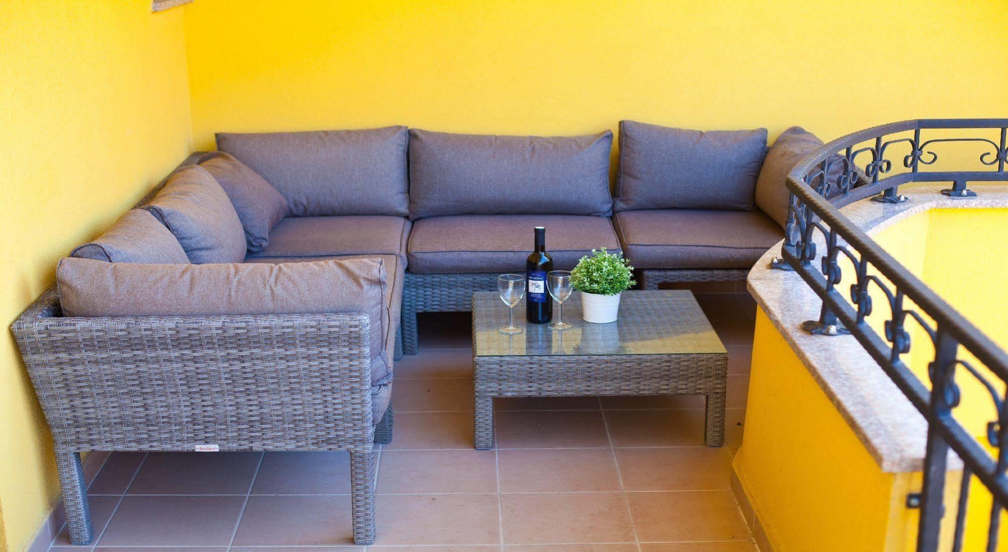 Apartments Roses Стобрек Экстерьер фото