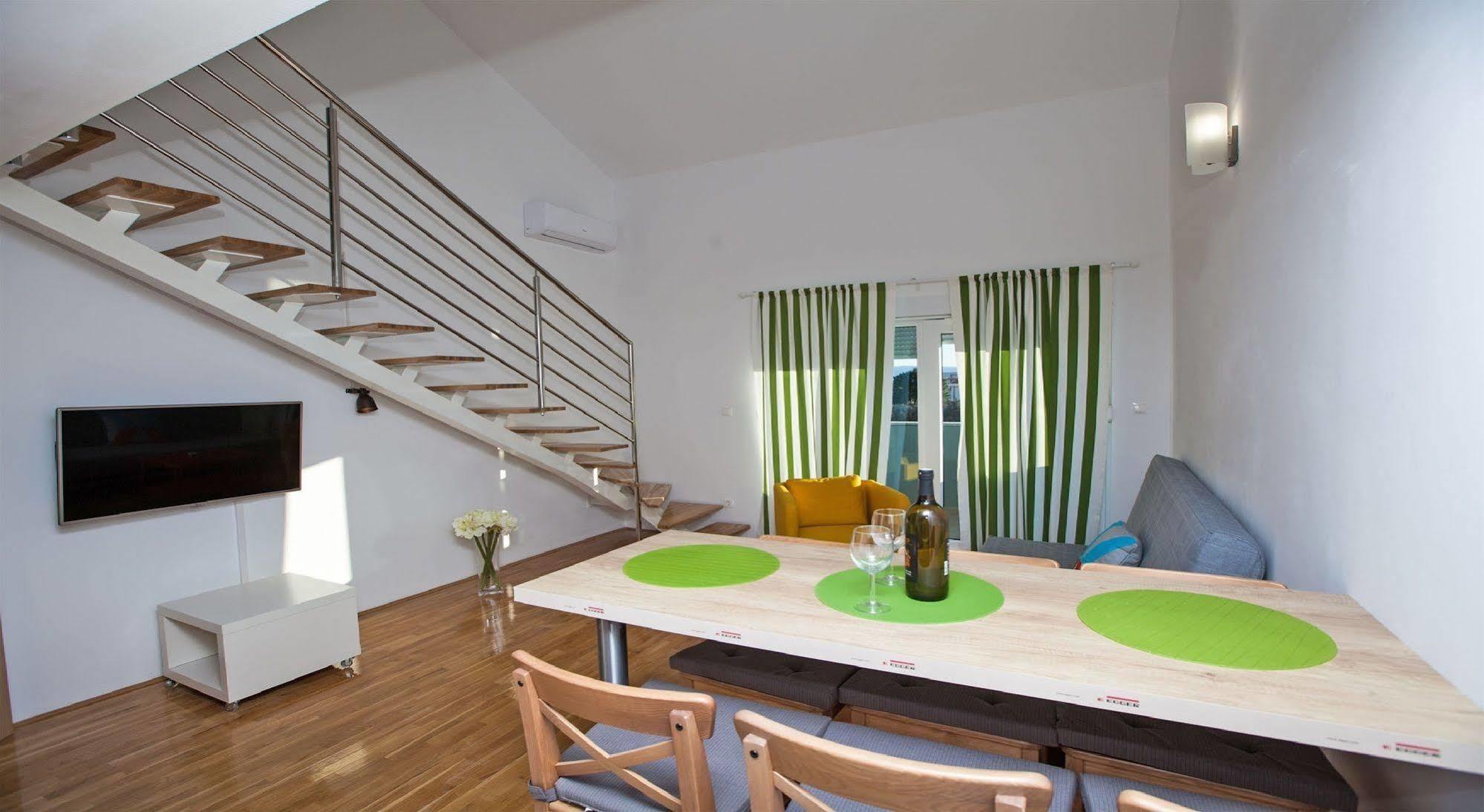 Apartments Roses Стобрек Экстерьер фото