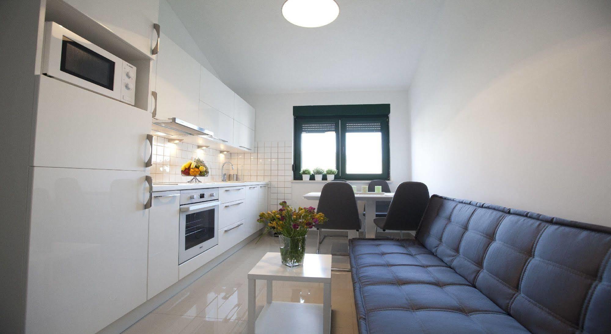 Apartments Roses Стобрек Экстерьер фото